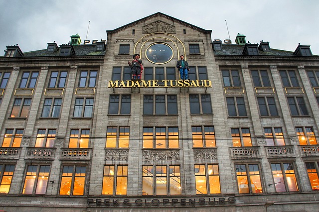 Dam Square, Alun-alun Amsterdam yang Klasik dan Selalu Ramai