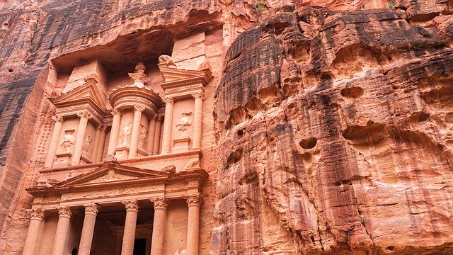 Ziarah Makam Nabi Musa dan Wisata Religi Menarik Lainnya di Yordania