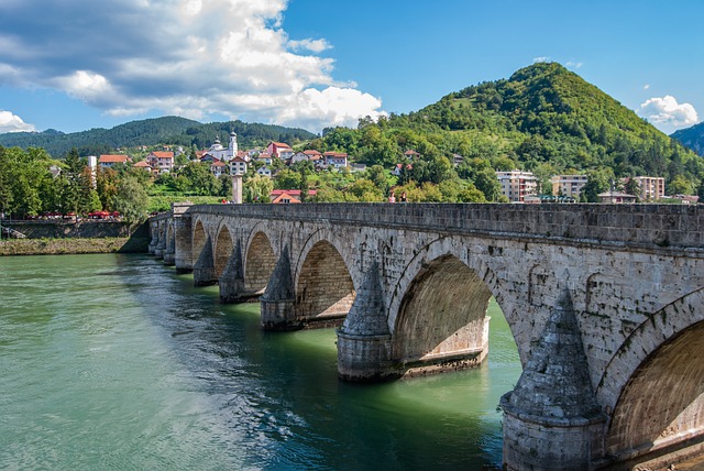 jembatan di salah satu negara balkan