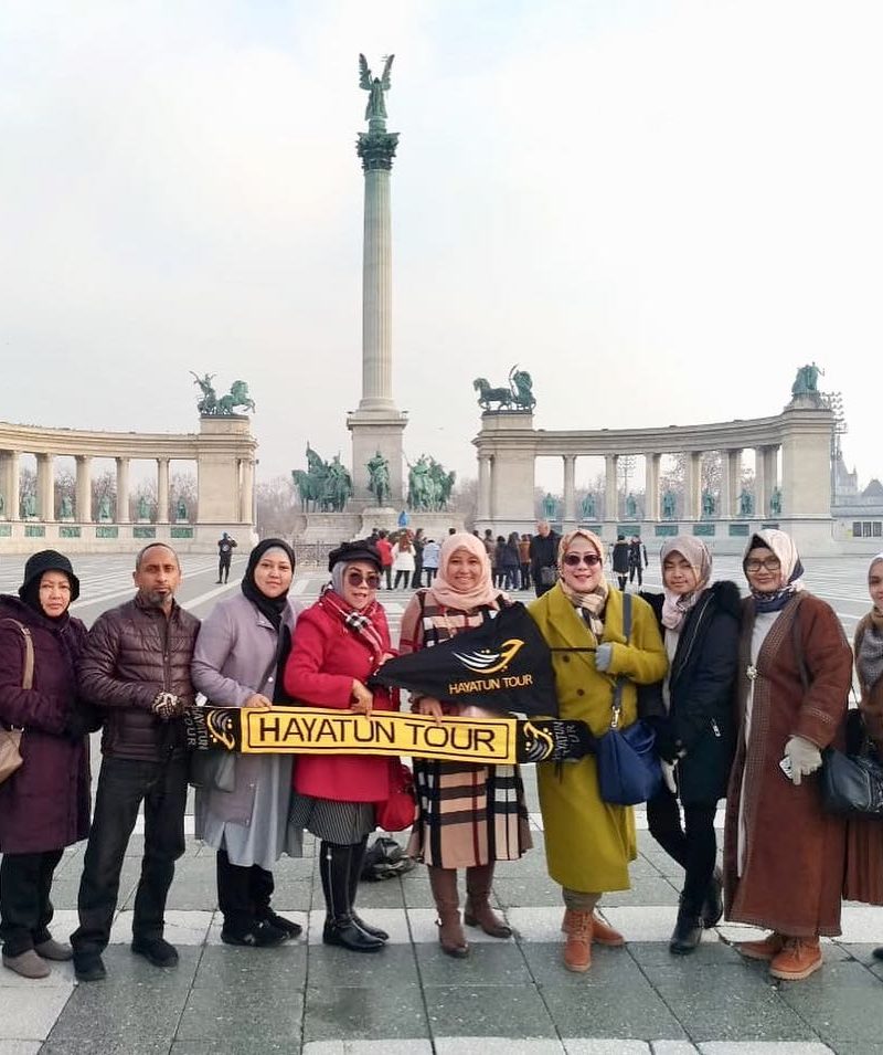 11 Hari Wisata Muslim Eropa Timur