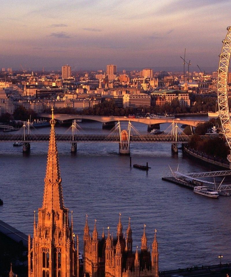 WISATA HALAL LONDON AMSTERDAM 9 Hari