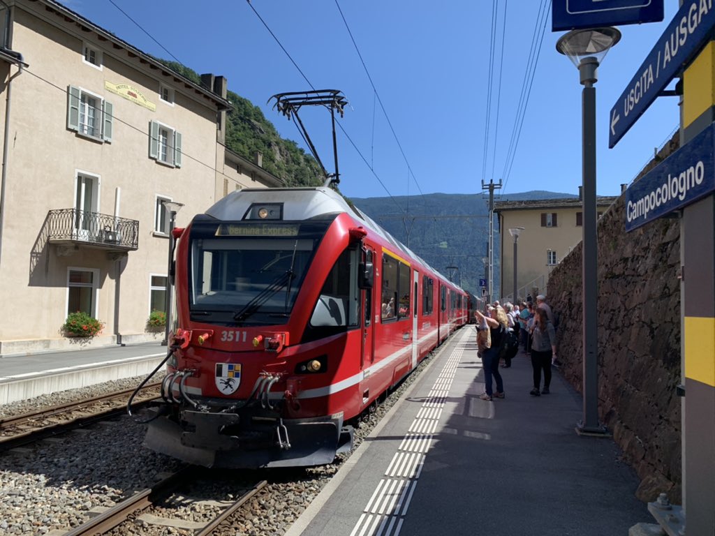 kereta listrik bernina express tempt wisata di swiss