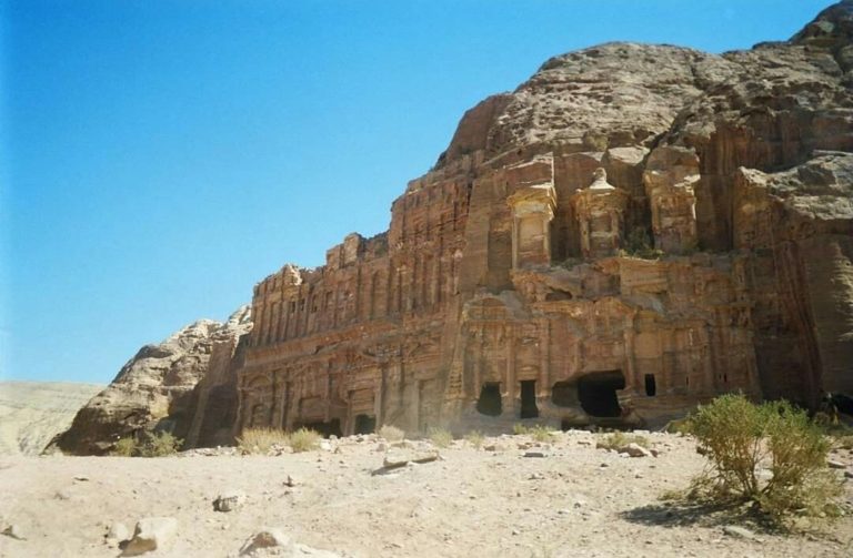 Hilangnya Peradaban Kota Petra Dan Kaitannya Dengan Islam Dalam Al-Qur’an