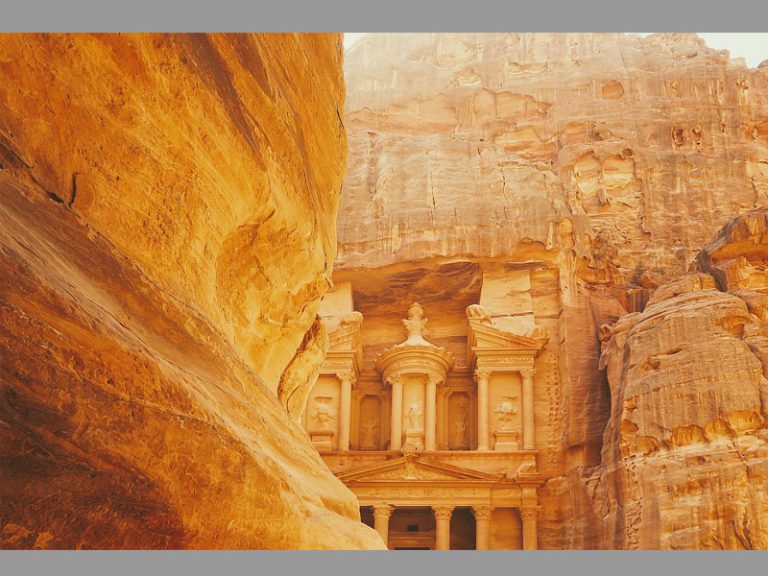 7 Fakta Menarik Petra Jordan, Kota Batu dengan Arsitektur Kuno